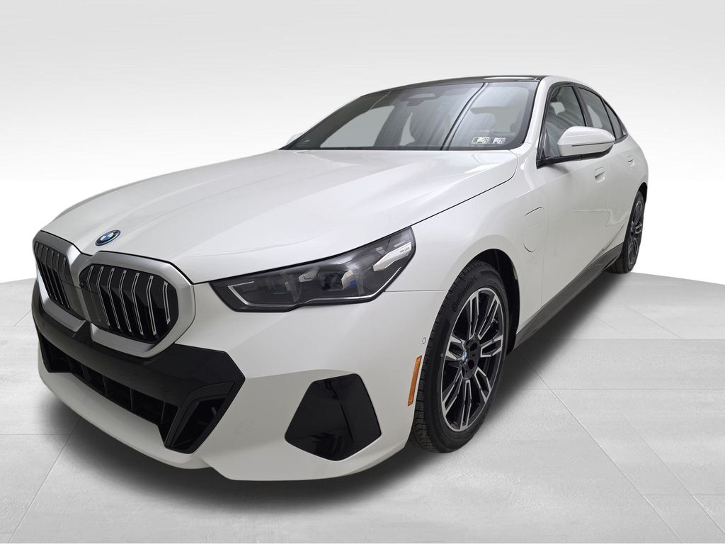 2026 Bmw 550e 550e xDrive photo 4