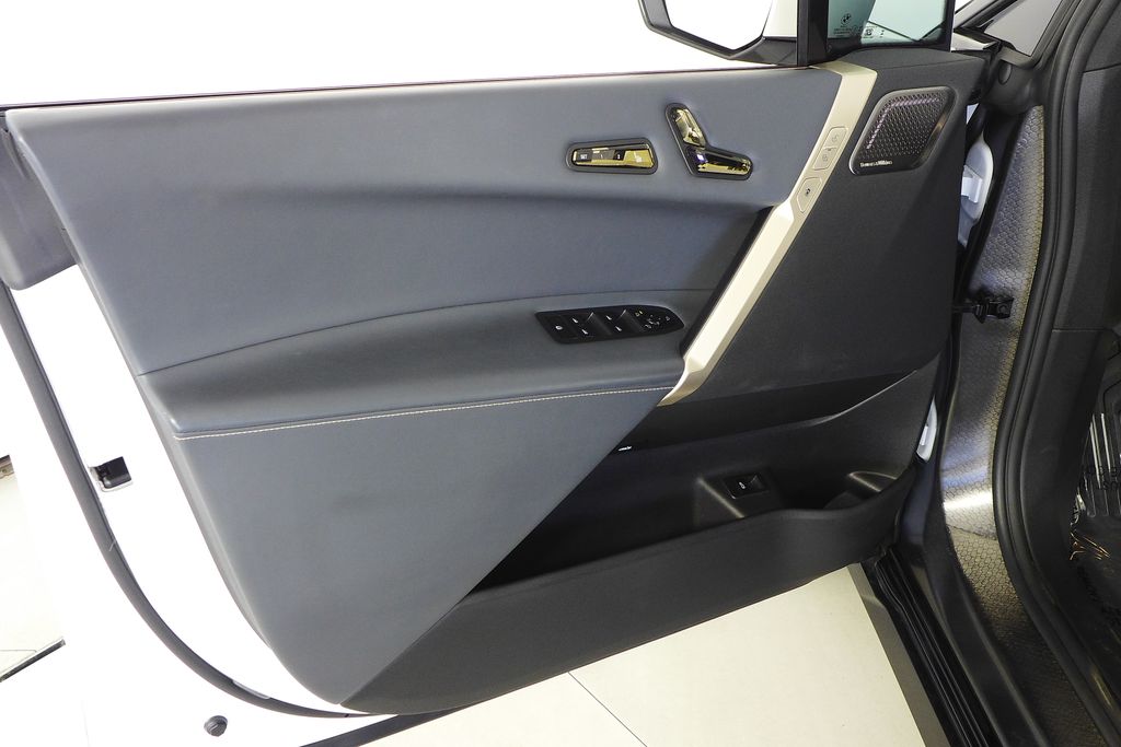 Thumbnail: 2023 BMW iX - 10