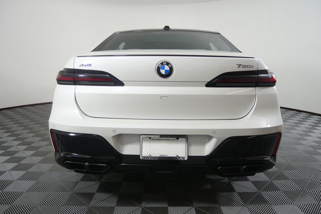 Thumbnail: 2026 BMW 7 Series - 4