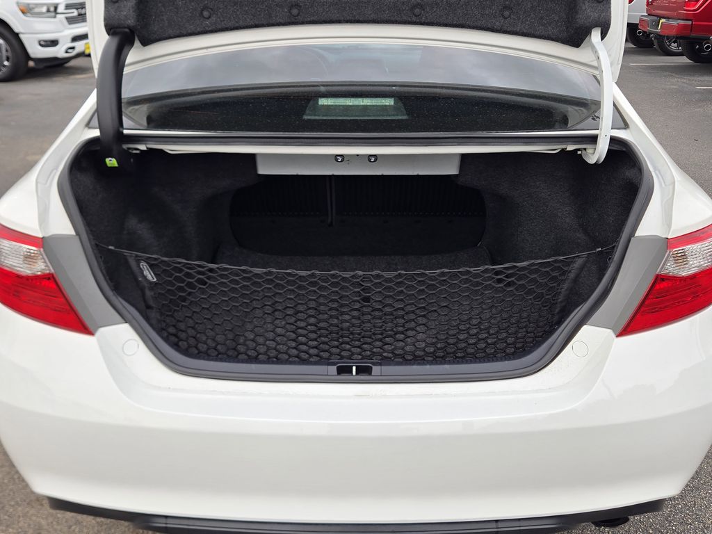 2017 Toyota Camry SE White at Gullo Toyota