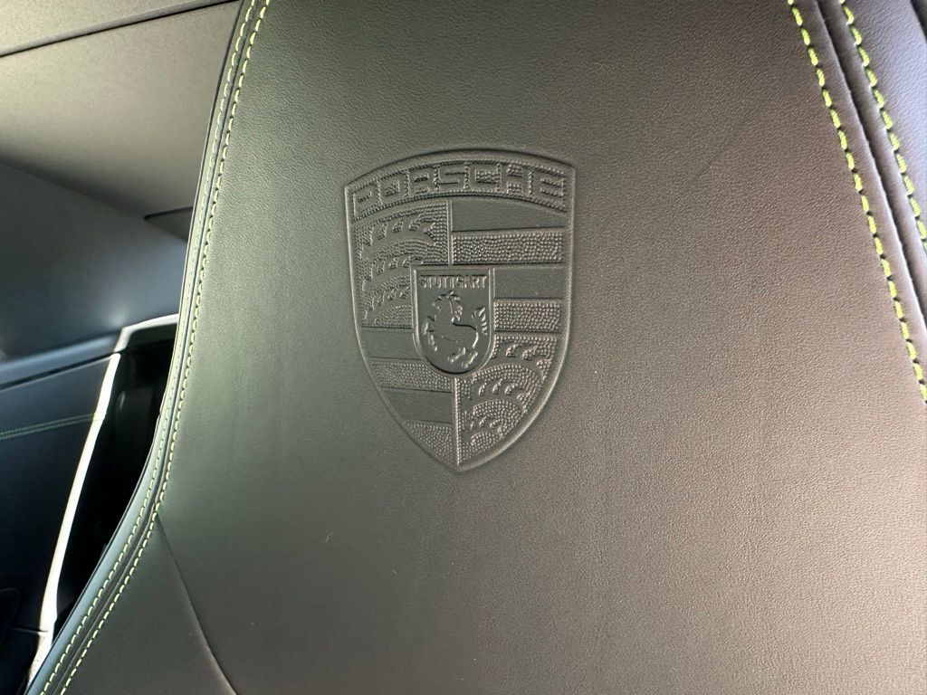 2023 Porsche 911 Carrera 4S 19