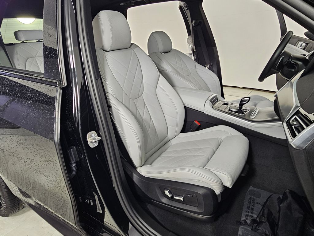 Thumbnail: 2023 BMW X5 - 19