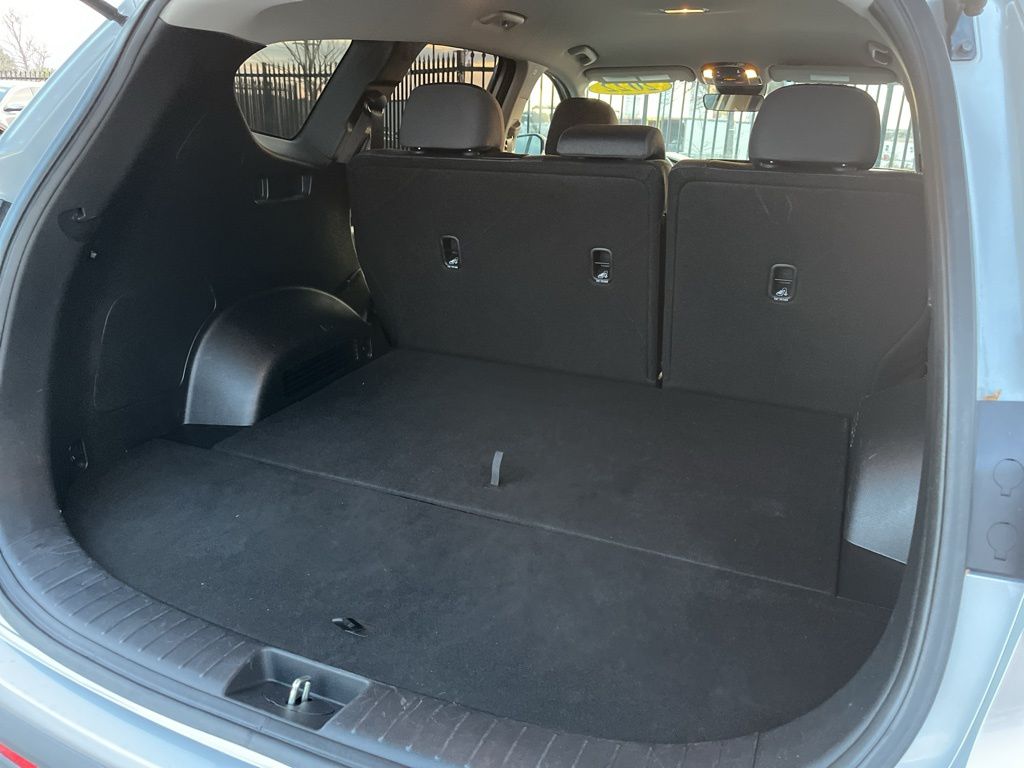 Thumbnail: 2022 Hyundai Santa Fe - 9