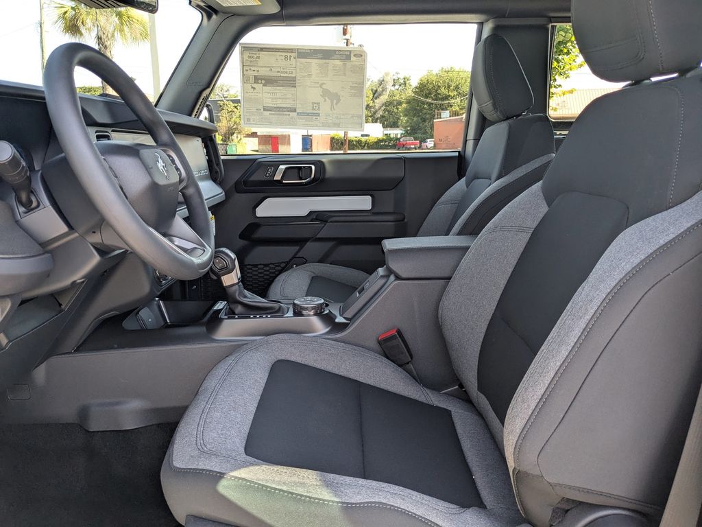 2025 Ford Bronco Base