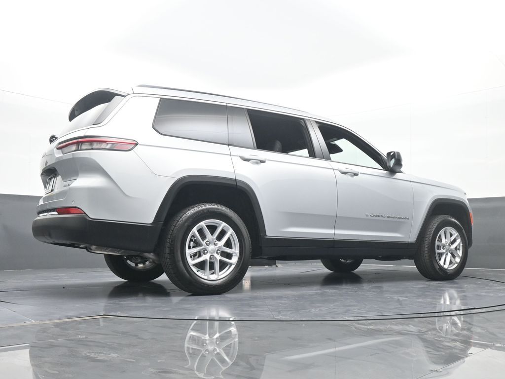 Used 2024 Silver Zynith Jeep Laredo image 62