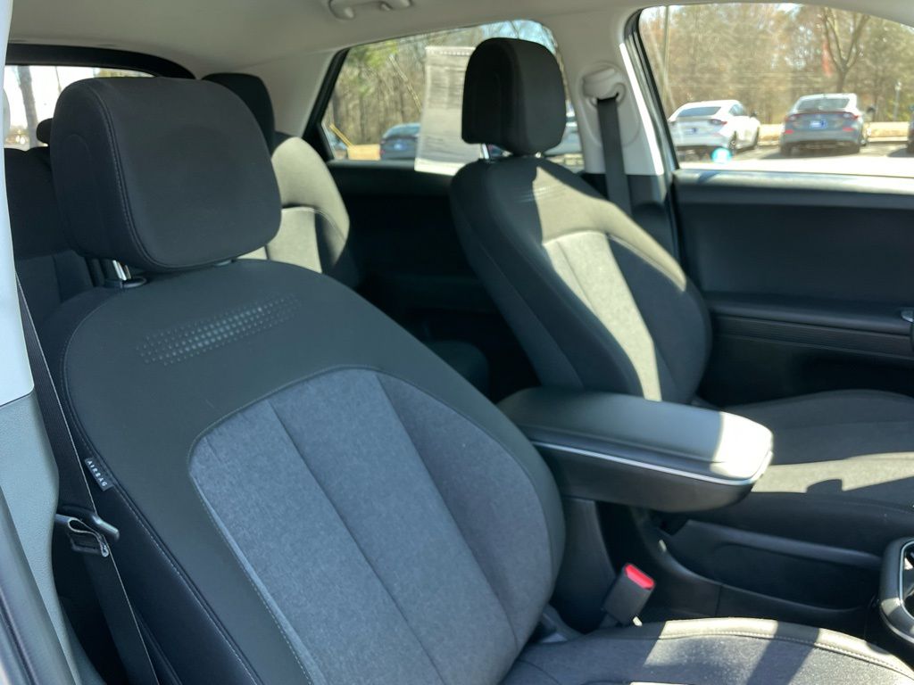 Thumbnail: 2023 Hyundai Ioniq 5 - 31