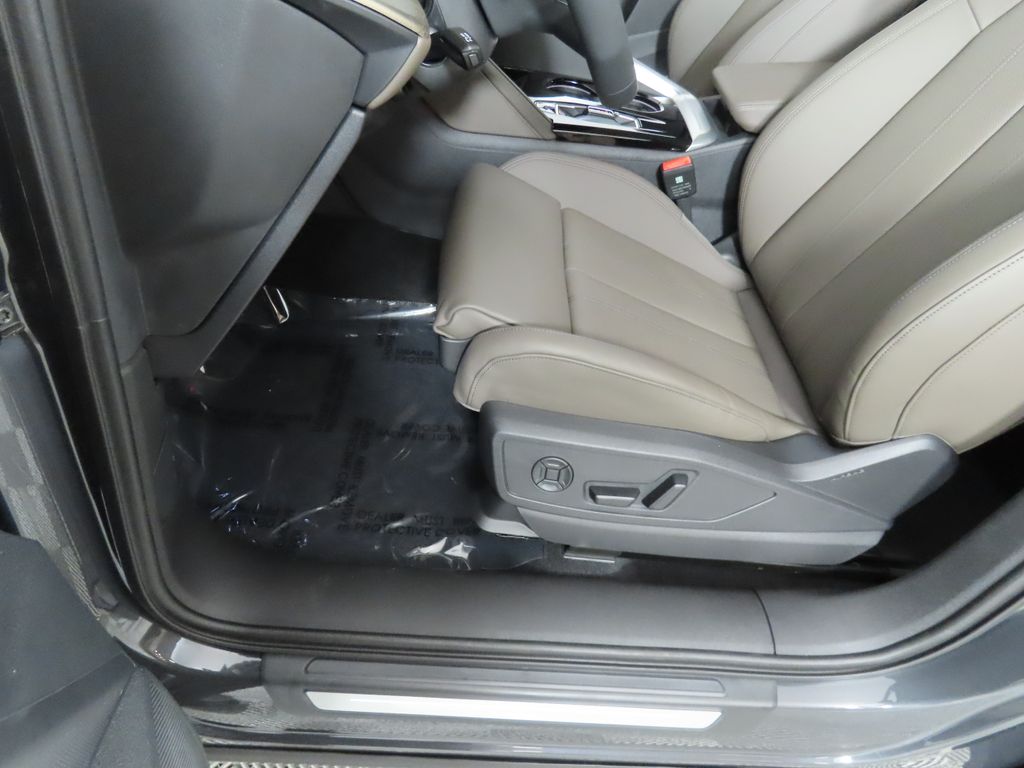 Thumbnail: 2025 Audi Q5 - 31