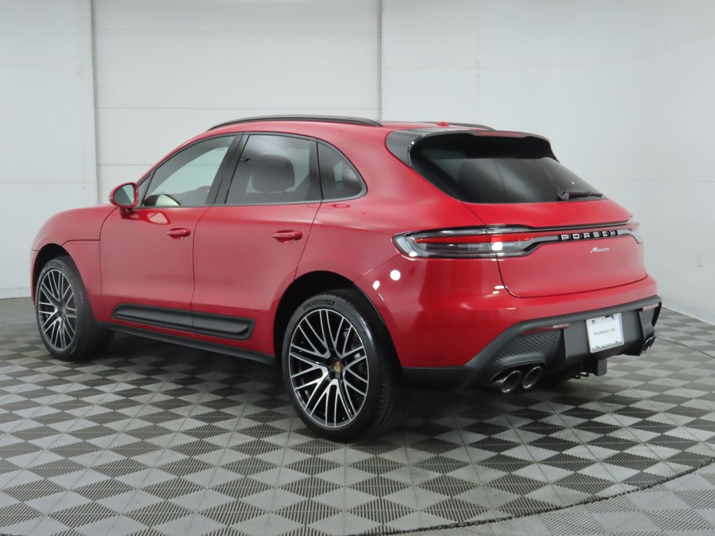 Thumbnail: 2025 Porsche Macan - 3