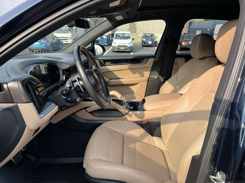 Thumbnail: 2024 Porsche Cayenne - 11