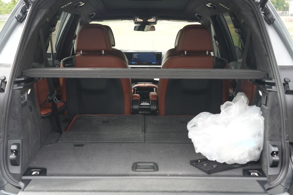 Gray (Skyscraper Grey Metallic) 2027 BMW X7 SUV / Crossover All-Wheel Drive 8-Speed Automatic