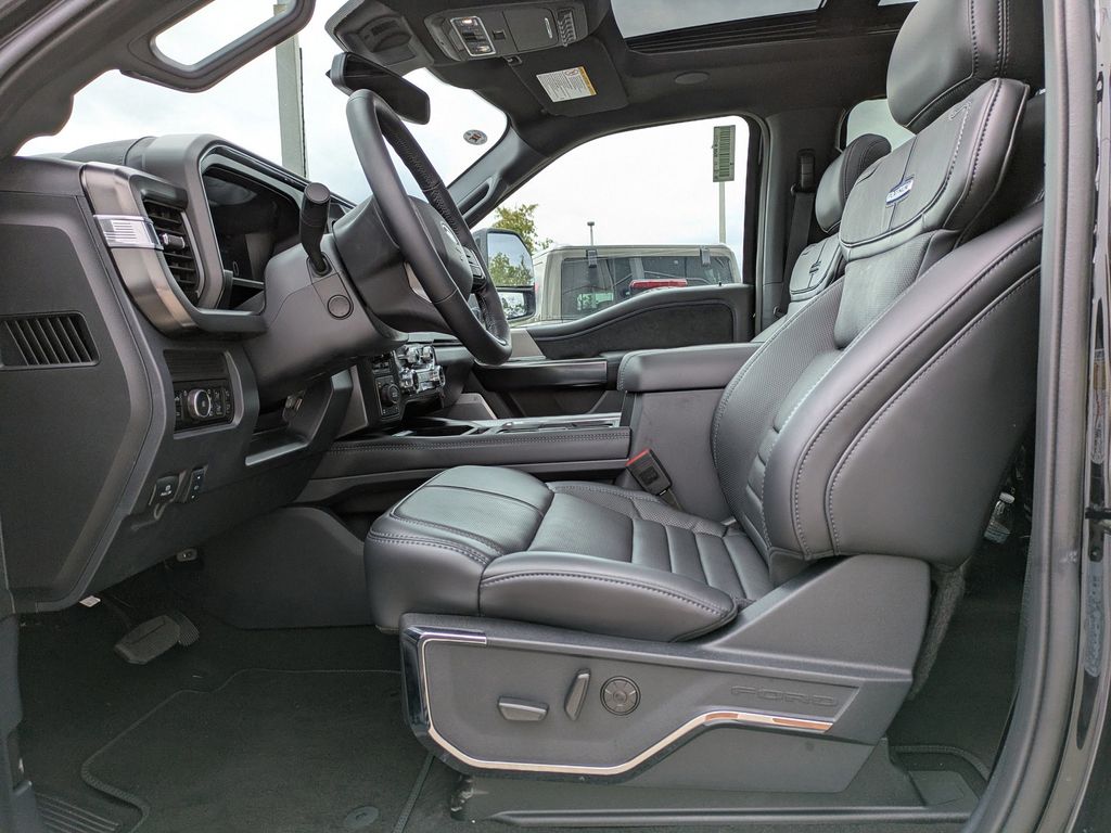 2026 Ford Super Duty F-350 SRW Platinum