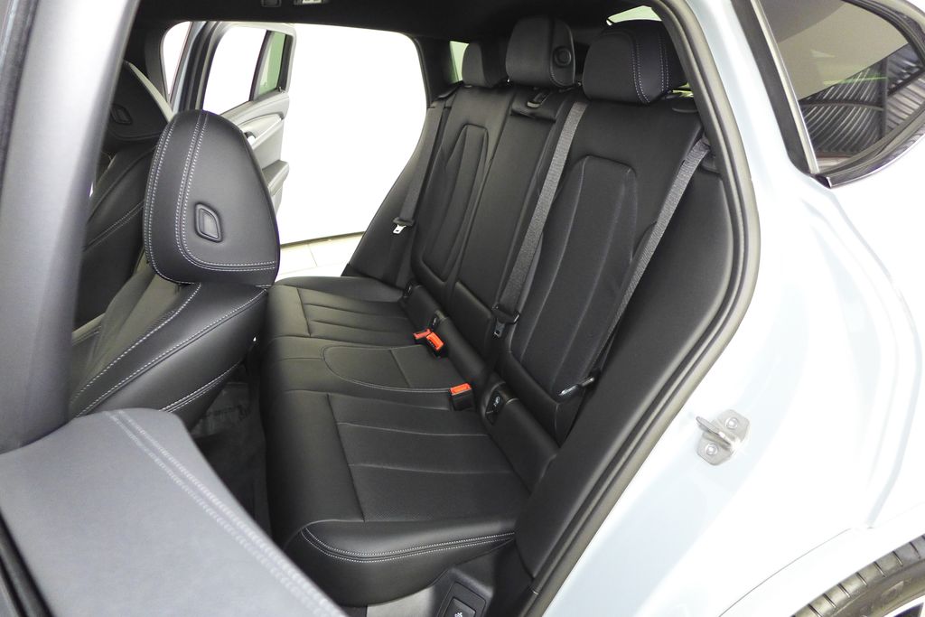 Thumbnail: 2023 BMW X4 - 28