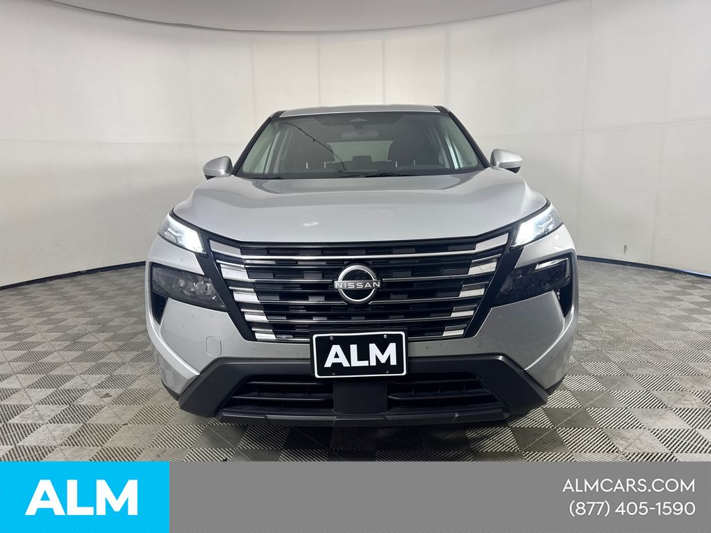 Used 2025 Silver Nissan SV image 3
