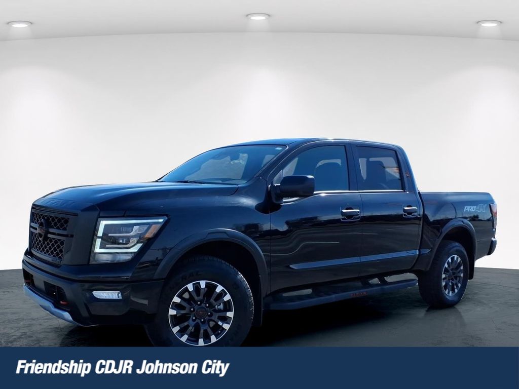 2024 Nissan Titan PRO-4X Crew Cab 4WD