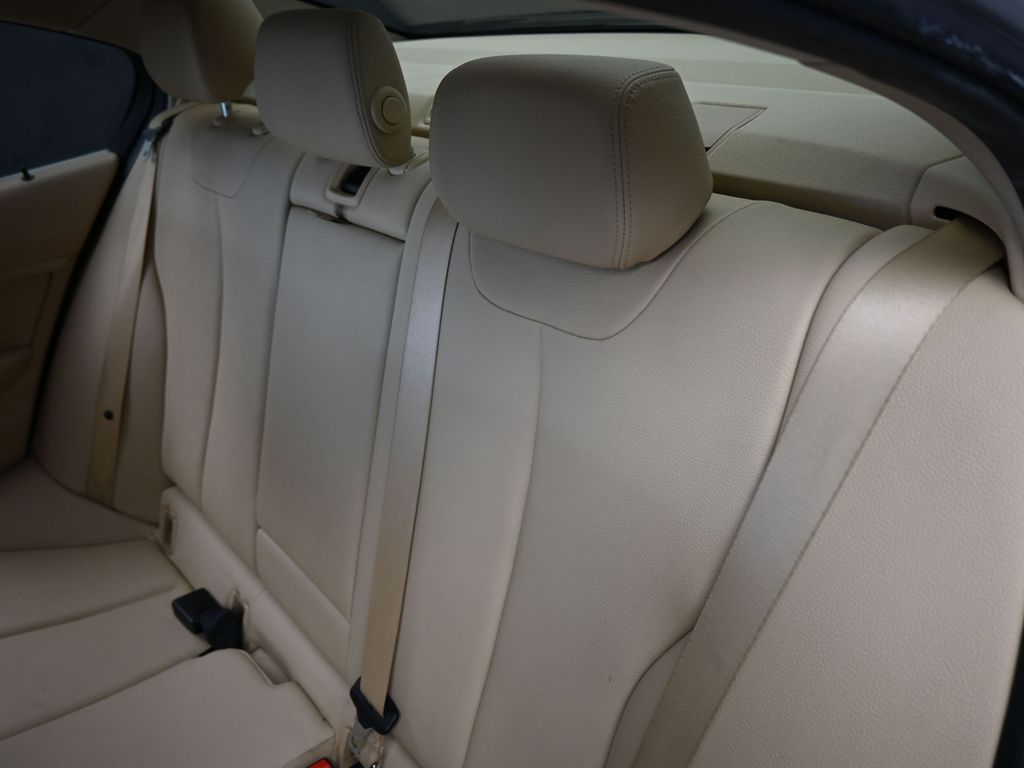 Used 2015 Alpine White BMW 328i image 28