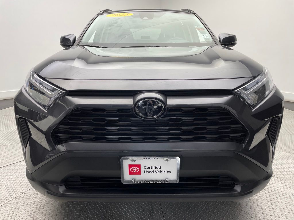 2023 Toyota RAV4 XLE 2