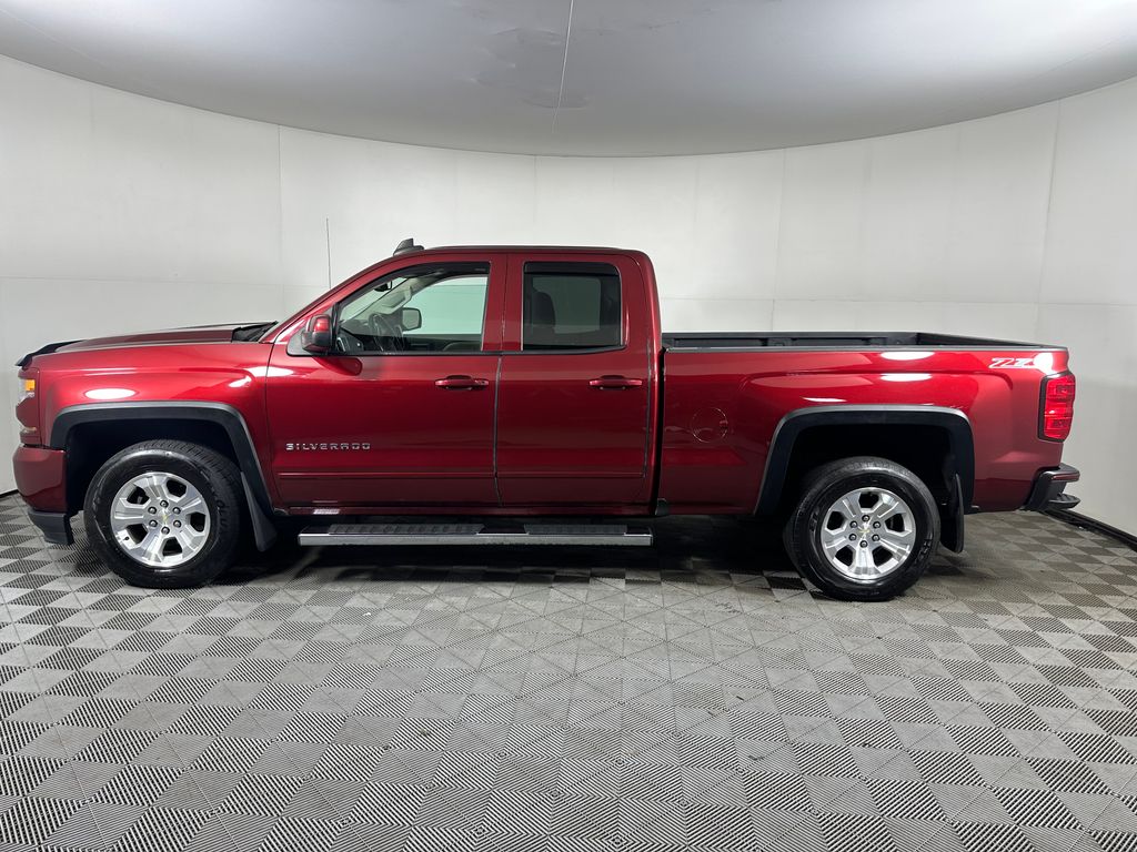 2017 Chevrolet Silverado 1500 LT - Image 2