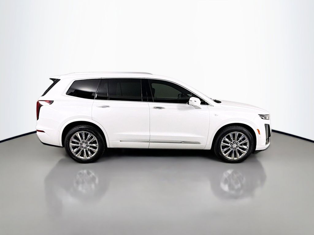 Thumbnail: 2021 Cadillac XT6 - 4