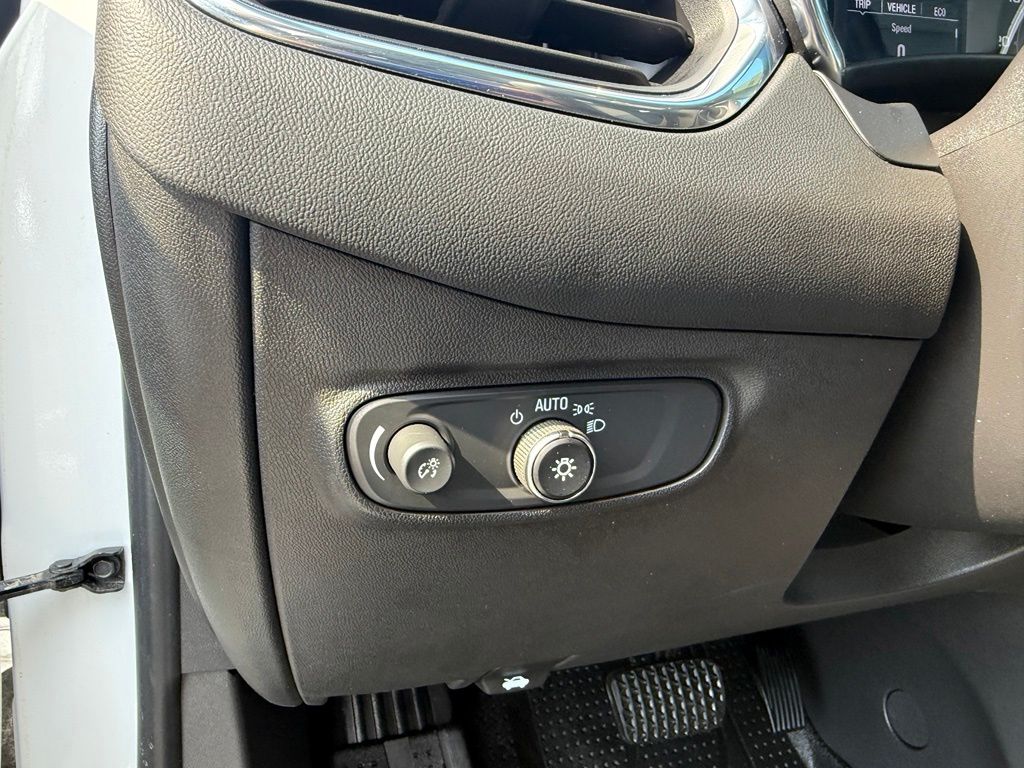 Thumbnail: 2021 Chevrolet Equinox - 12