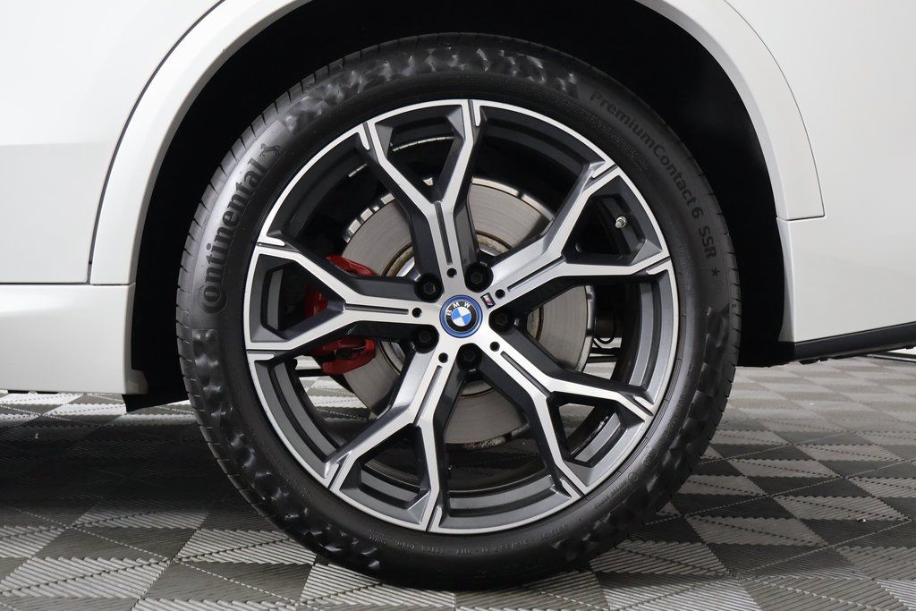 Thumbnail: 2023 BMW X5 - 16