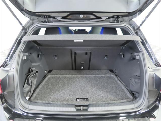 Thumbnail: 2026 Volkswagen Golf - 27