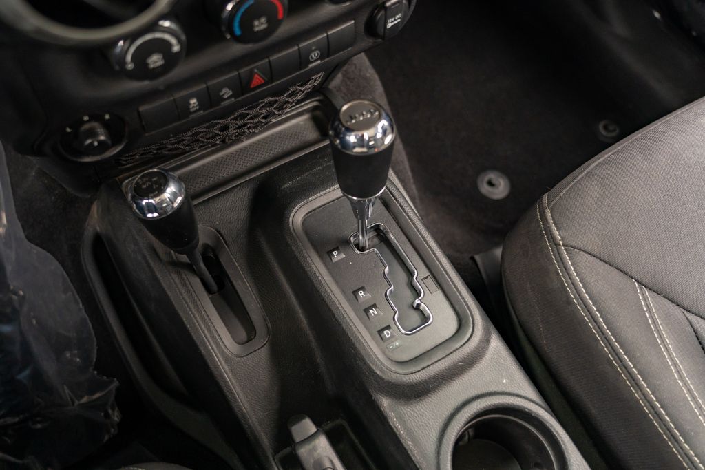 2017 Jeep Wrangler Unlimited Sahara photo