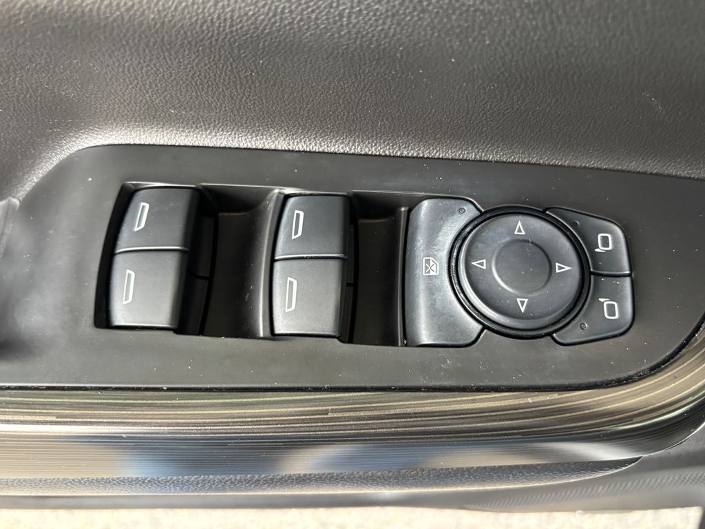 Thumbnail: 2017 GMC Acadia - 28