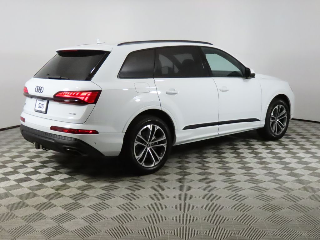 Thumbnail: 2026 Audi Q7 - 5