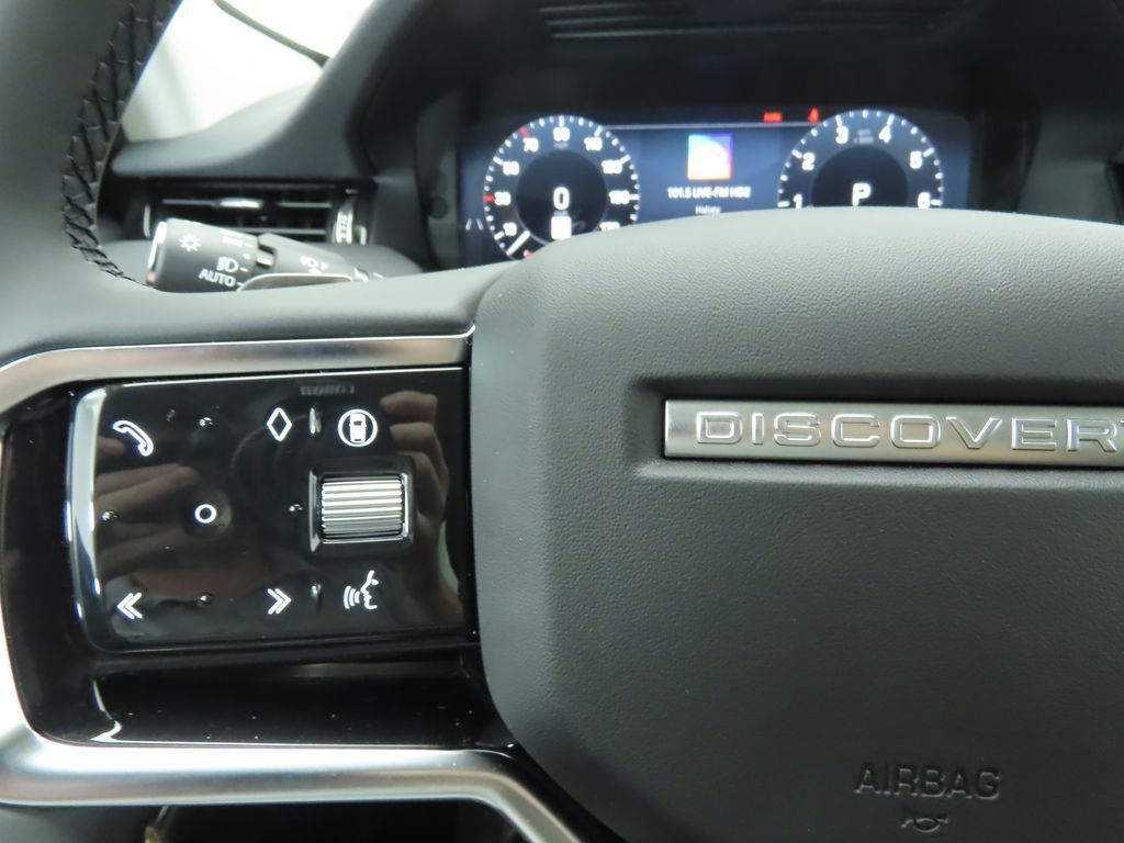 Thumbnail: 2025 Land Rover Discovery Sport - 11
