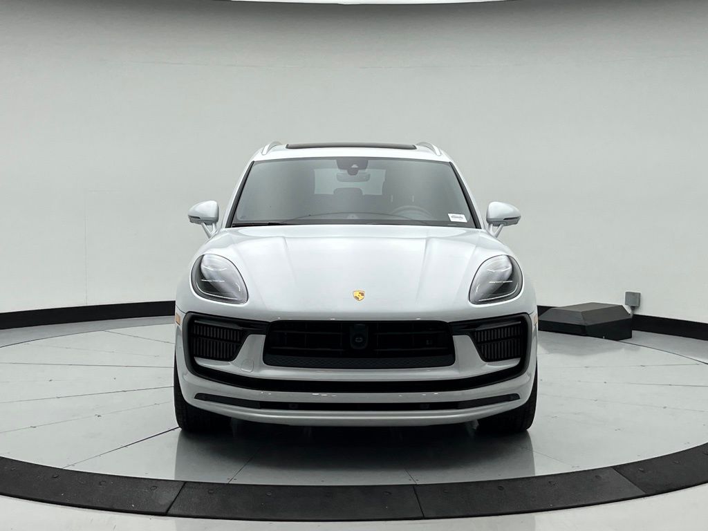 Thumbnail: 2026 Porsche Macan - 6