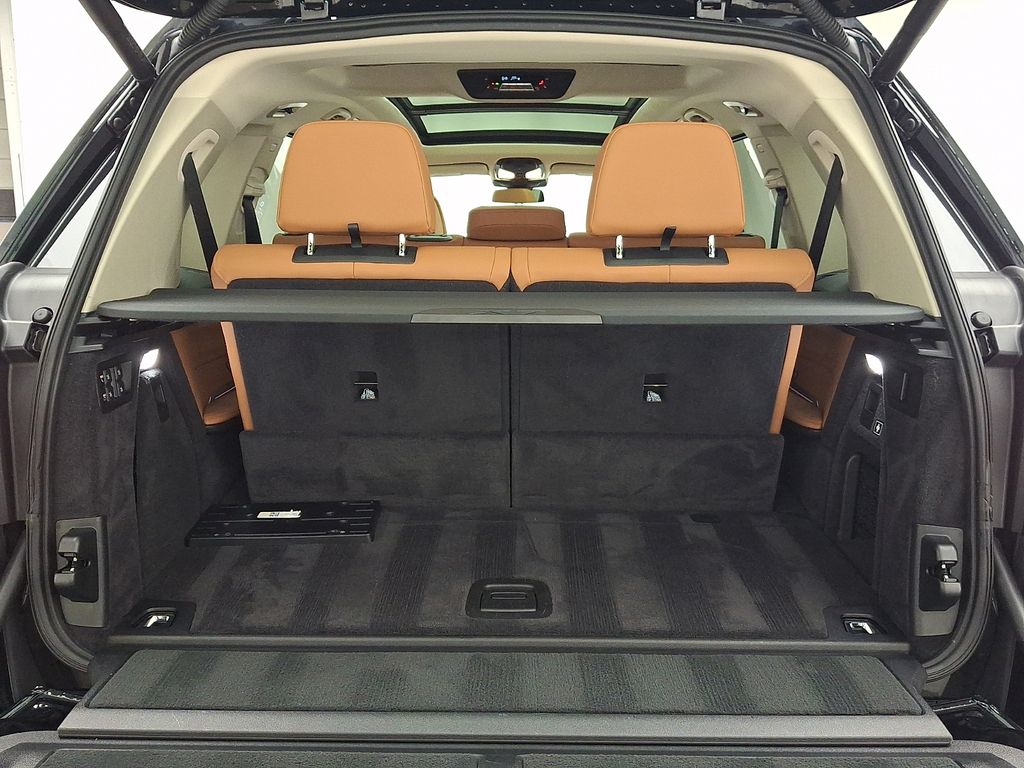 Thumbnail: 2024 BMW X7 - 31