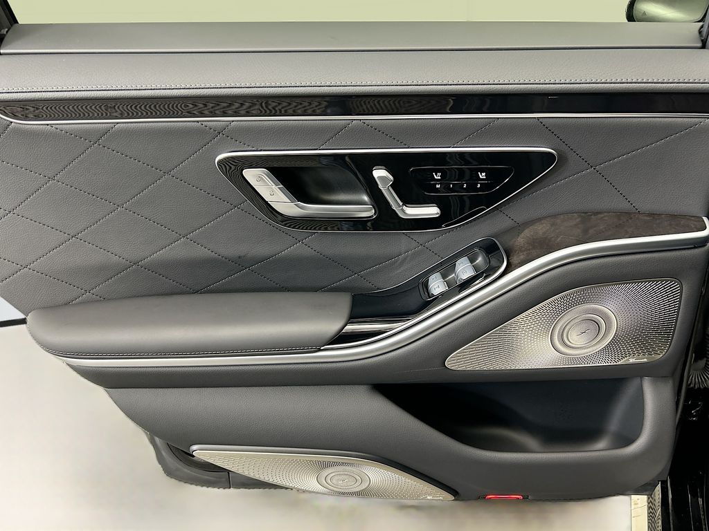 Thumbnail: 2024 Mercedes-Benz S-Class - 27