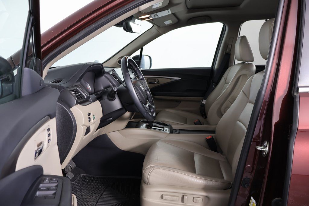 Thumbnail: 2019 Honda Pilot - 10