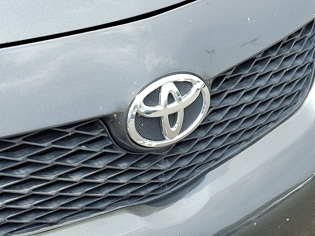 2010 Toyota Corolla LE 4