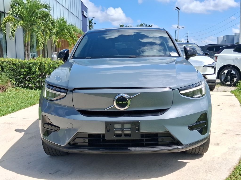 Used 2023 Volvo C40 Core with VIN YV4ED3GK4P2065562 for sale in Miami, FL