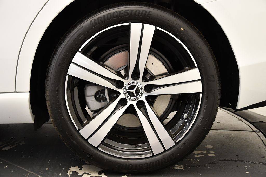 Thumbnail: 2025 Mercedes-Benz C-Class - 14