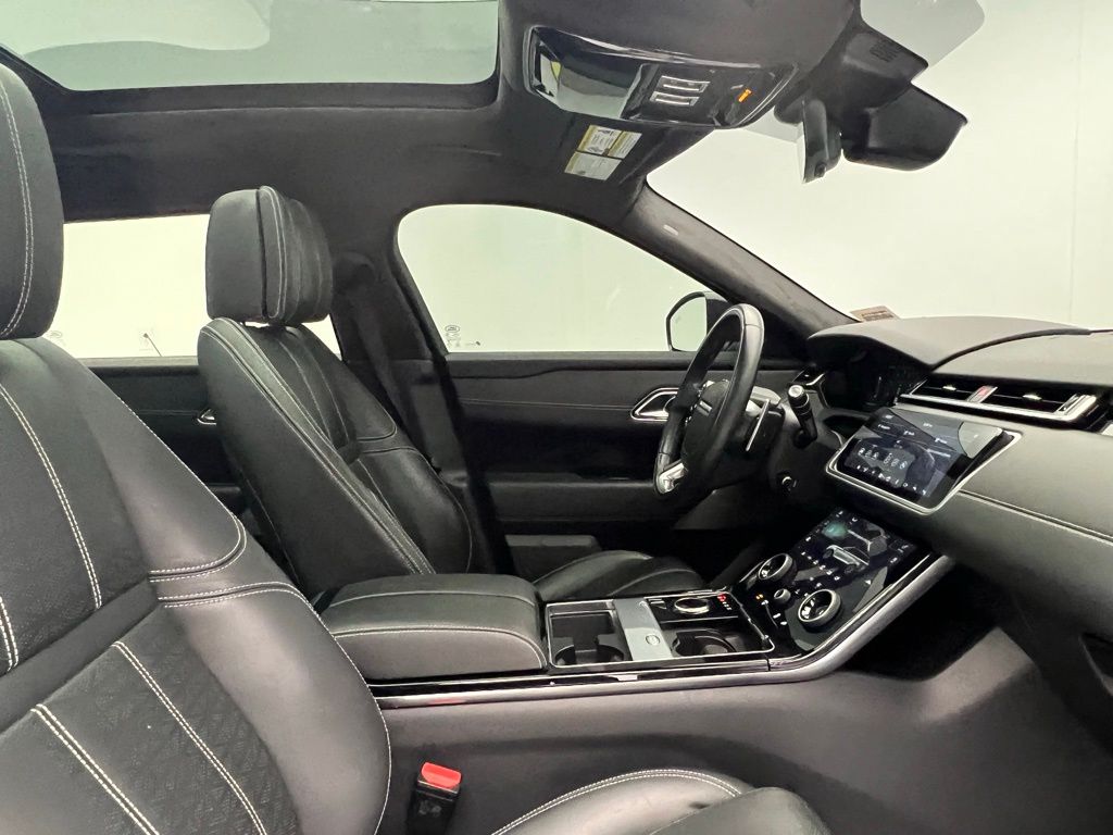 Thumbnail: 2020 Land Rover Range Rover Velar - 6