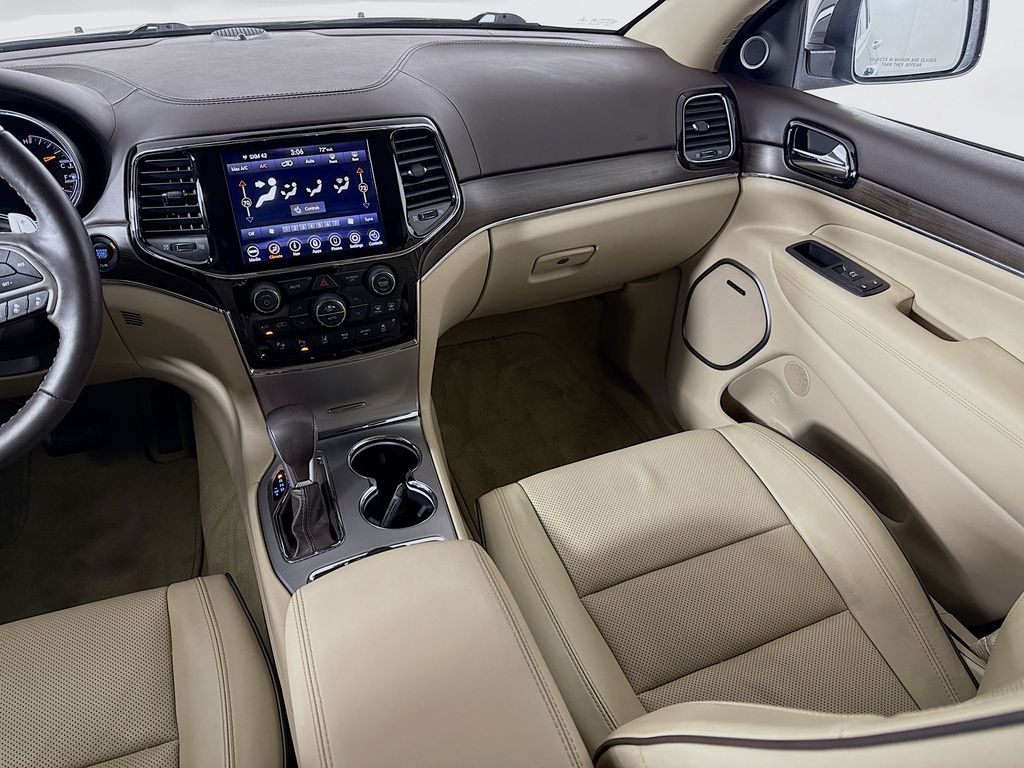 Thumbnail: 2020 Jeep Grand Cherokee - 25