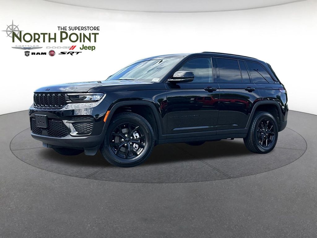 Diamond Black Crystal Pearlcoat 2025 Jeep Grand Cherokee SUV / Crossover Four-Wheel Drive 8-Speed Automatic