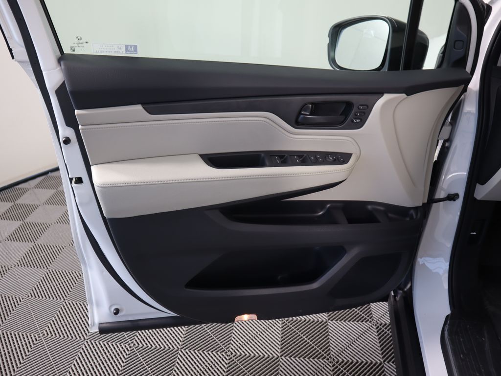 Thumbnail: 2026 Honda Odyssey - 25