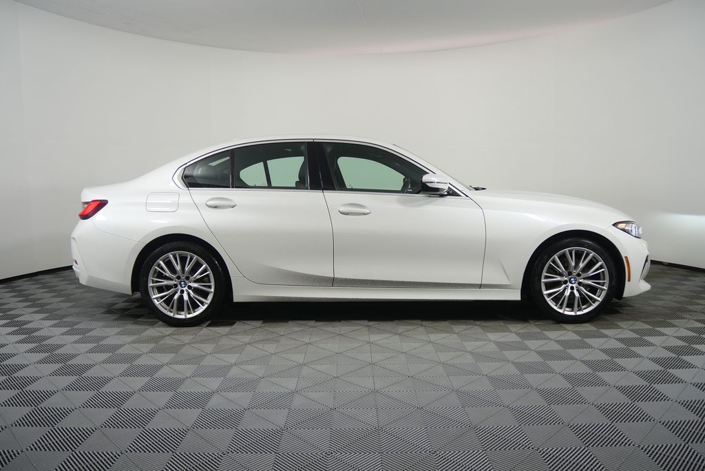 Thumbnail: 2024 BMW 3 Series - 2