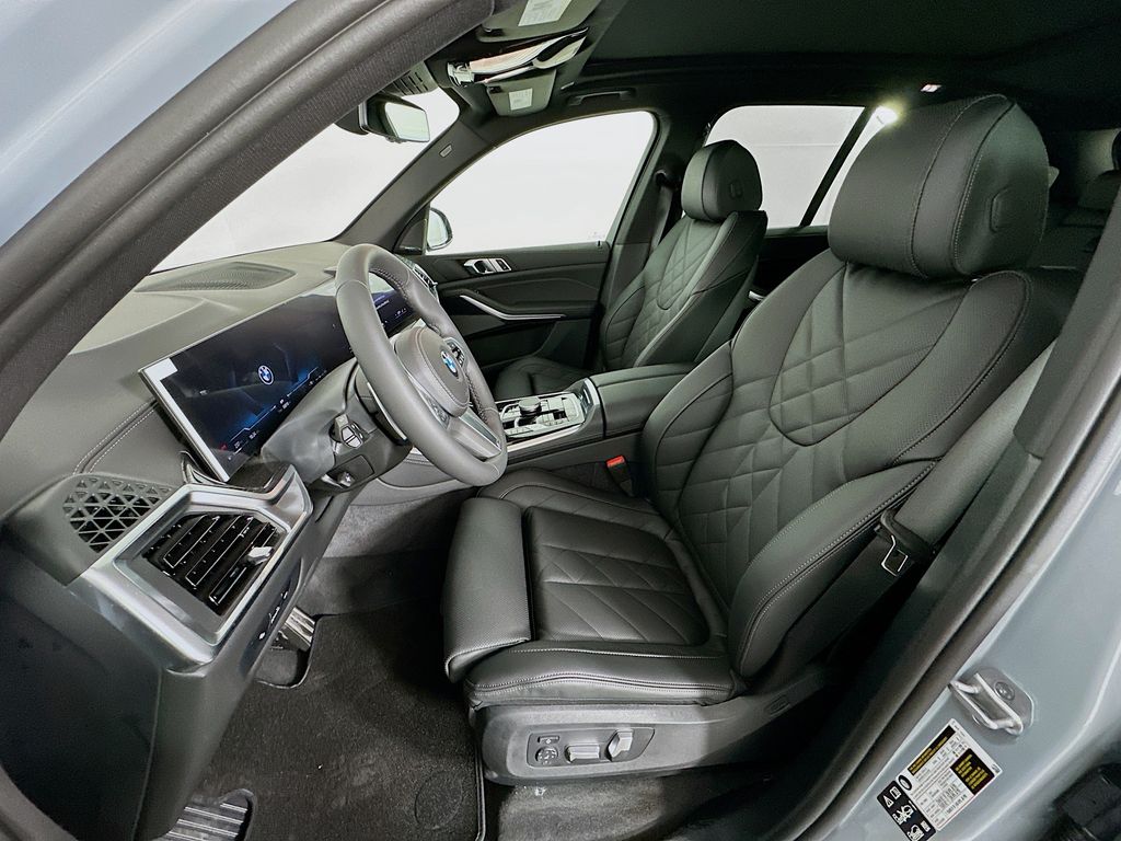 Thumbnail: 2026 BMW X5 - 16