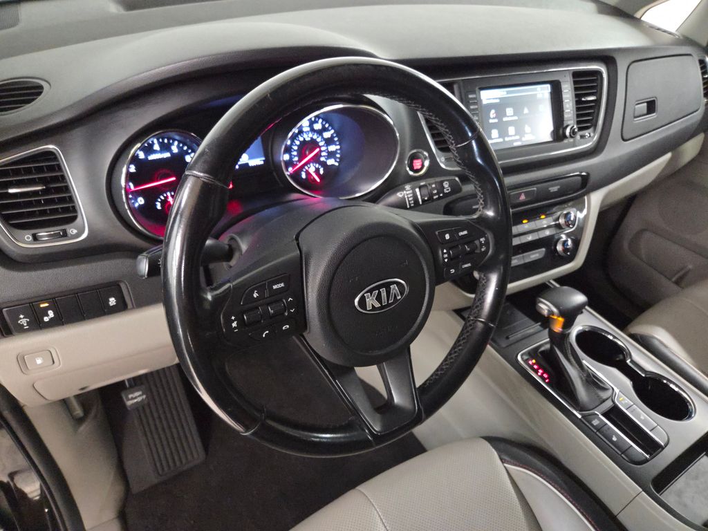 2021 Kia Sedona EX photo 15