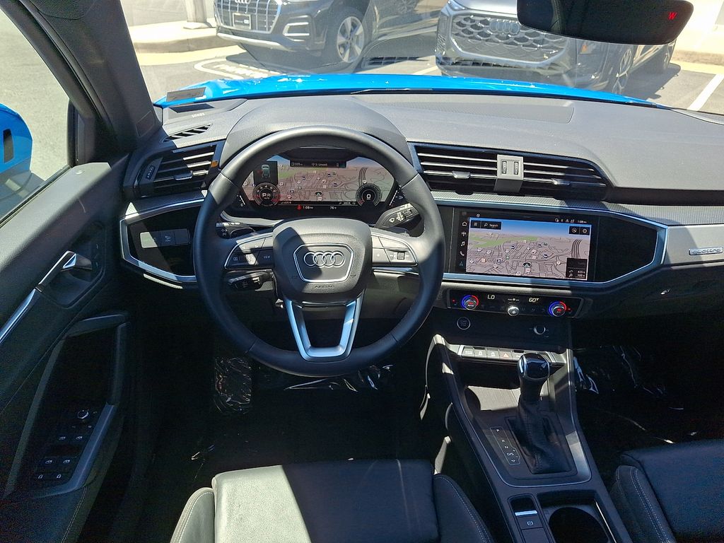 Thumbnail: 2023 Audi Q3 - 11