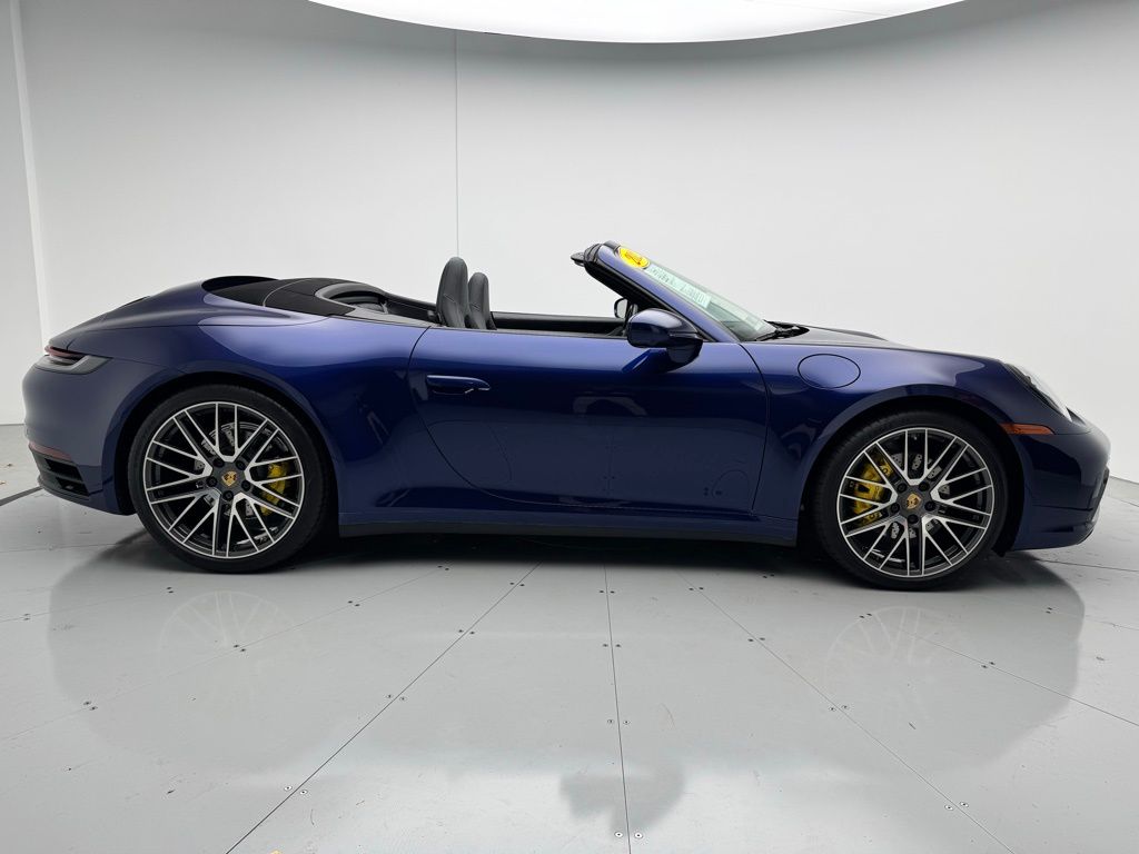 2022 Porsche 911 Carrera 6