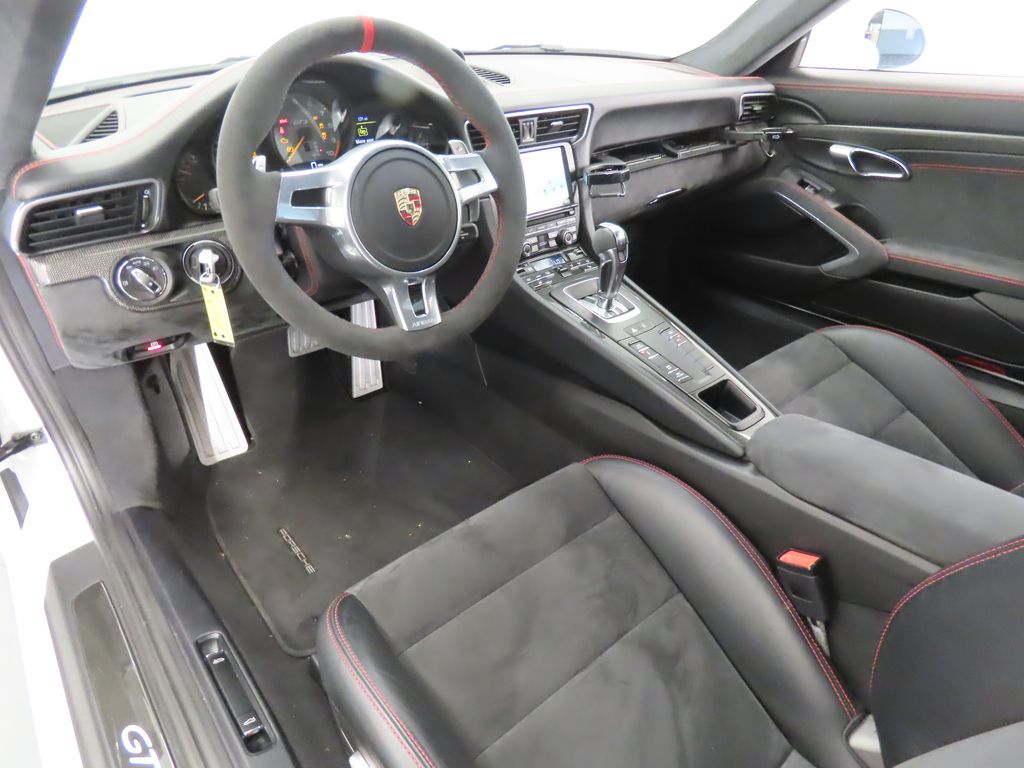 Thumbnail: 2014 Porsche 911 - 4