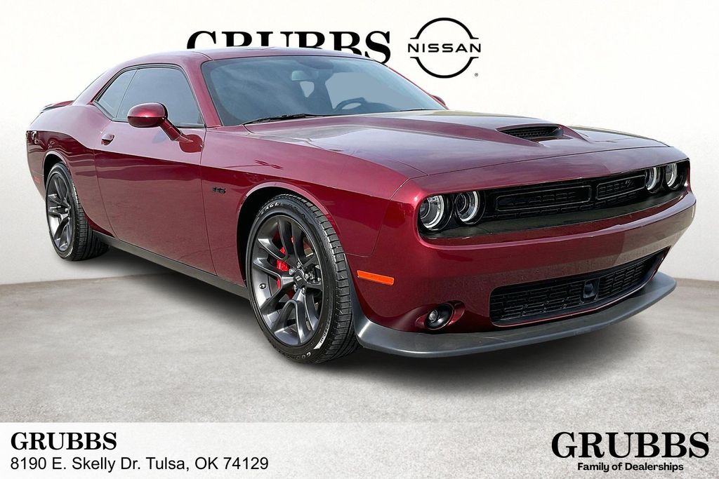 Octane Red Pearlcoat 2023 Dodge Challenger R/T RWD Coupe Rear-Wheel Drive 8-Speed Automatic