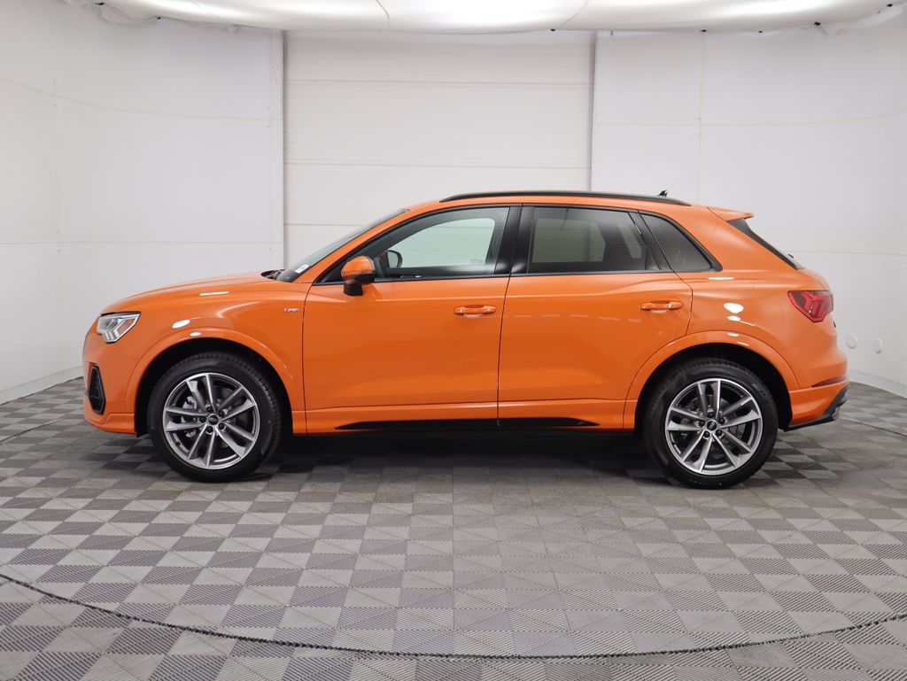 Thumbnail: 2025 Audi Q3 - 8
