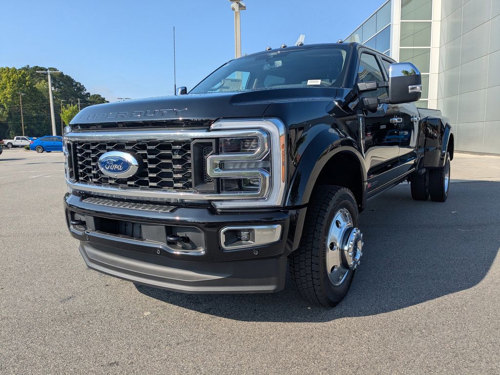 2025 Ford F-450 Super Duty Platinum