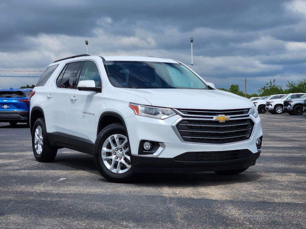 2021 Chevrolet Traverse LT Leather 1